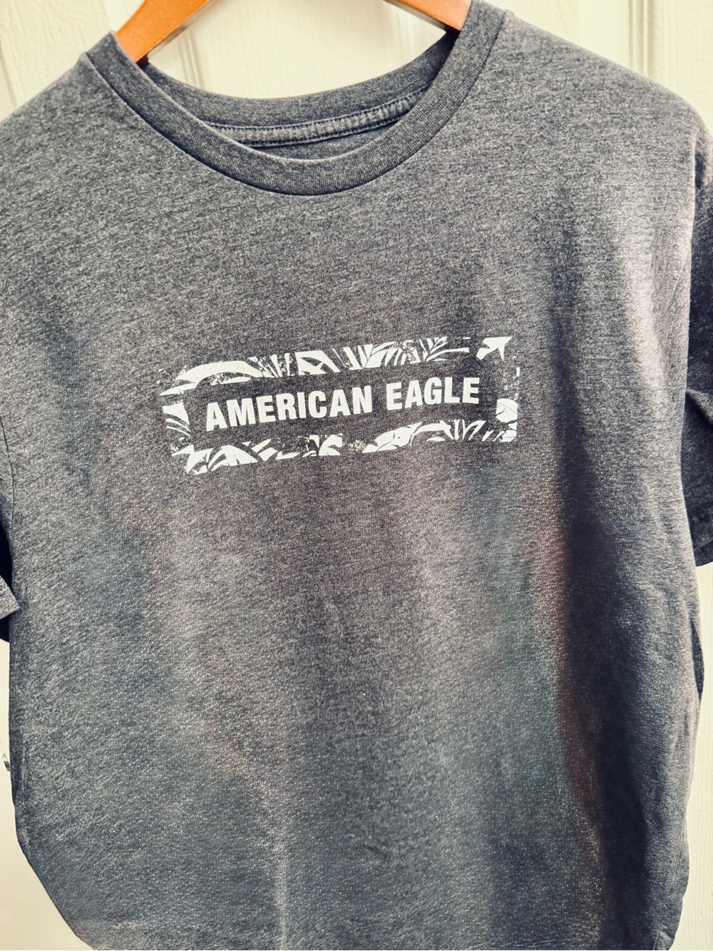 American Eagle Outfitters Heather Gray Logo Short Sleeve Tee